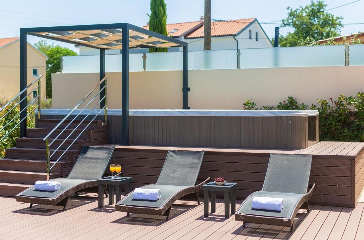 Holiday House Sea & Sun Residence Rasopasno Luaran gambar