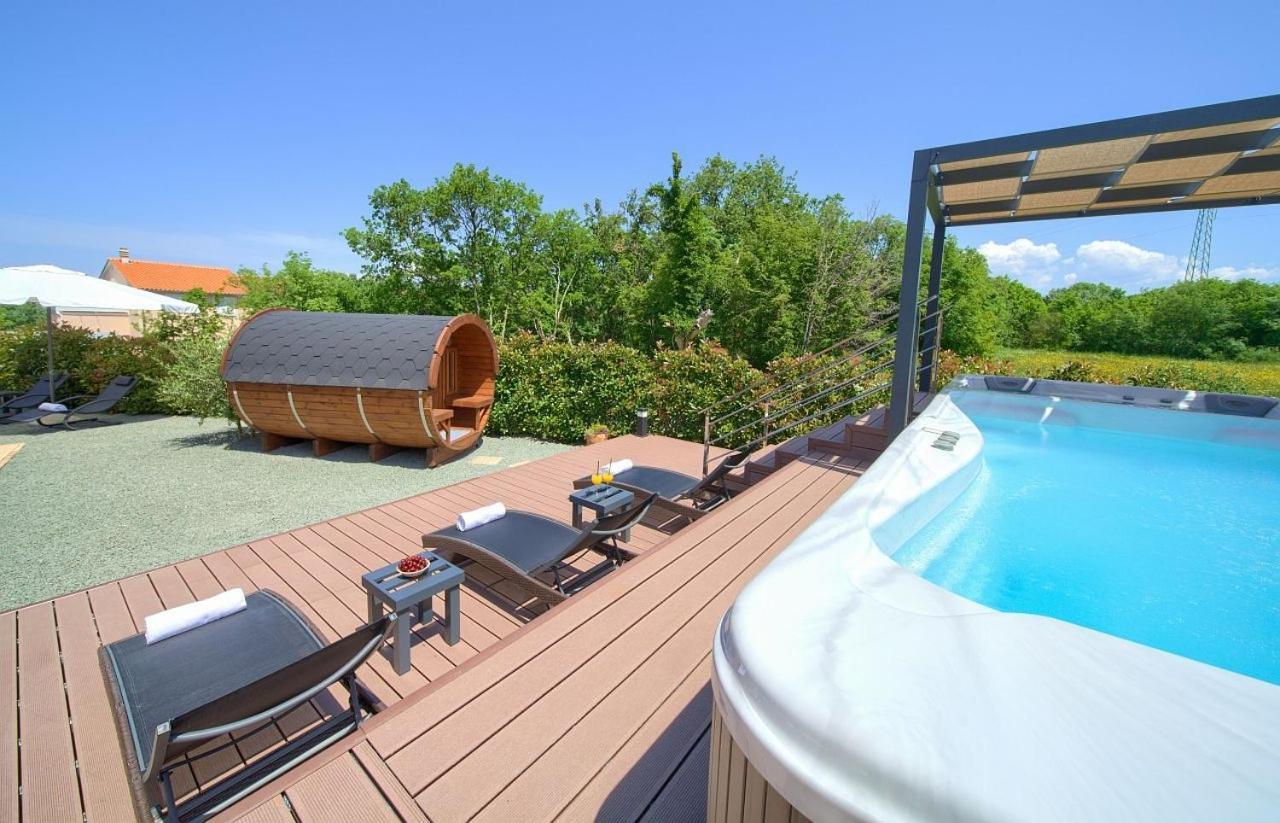 Holiday House Sea & Sun Residence Rasopasno Luaran gambar