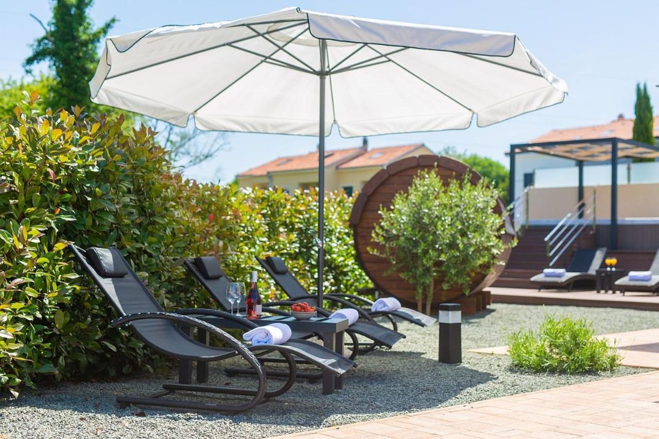 Holiday House Sea & Sun Residence Rasopasno Luaran gambar