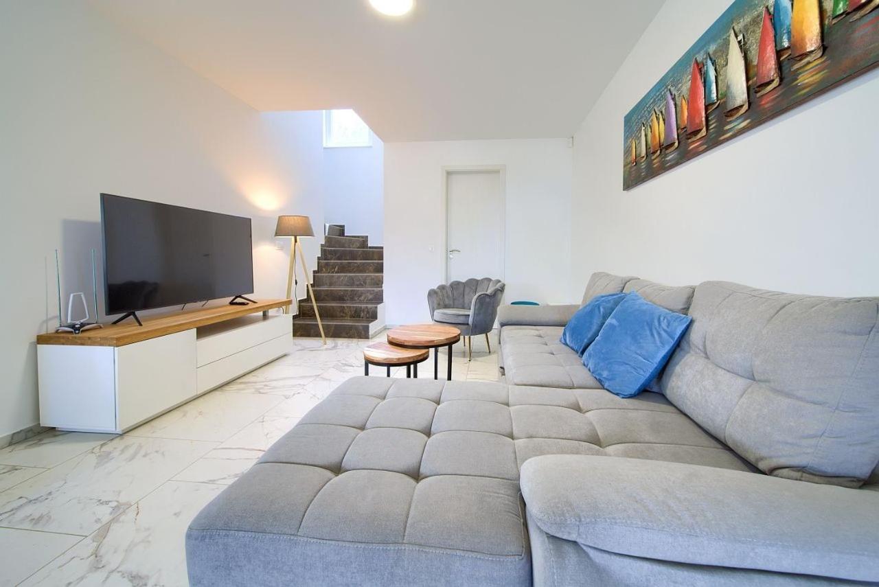 Holiday House Sea & Sun Residence Rasopasno Luaran gambar