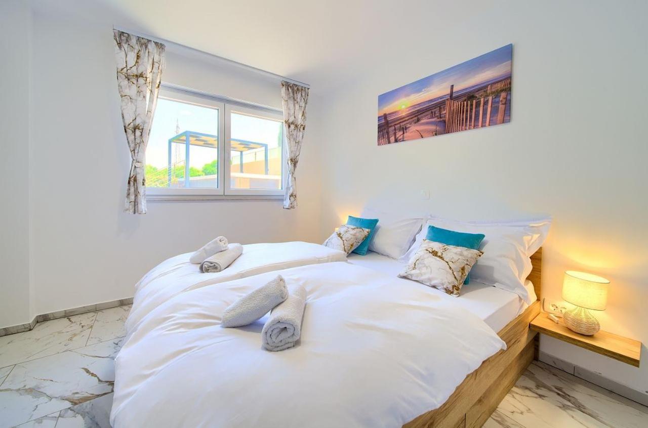 Holiday House Sea & Sun Residence Rasopasno Luaran gambar