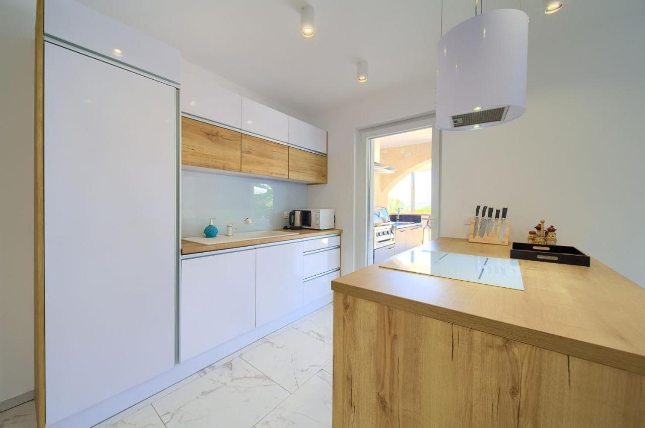 Holiday House Sea & Sun Residence Rasopasno Luaran gambar